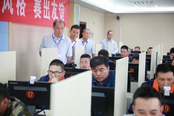 第,七屆,職業(yè)技能,競賽,決賽,開幕式,焊工, . 第七屆職業(yè)技能競賽決賽