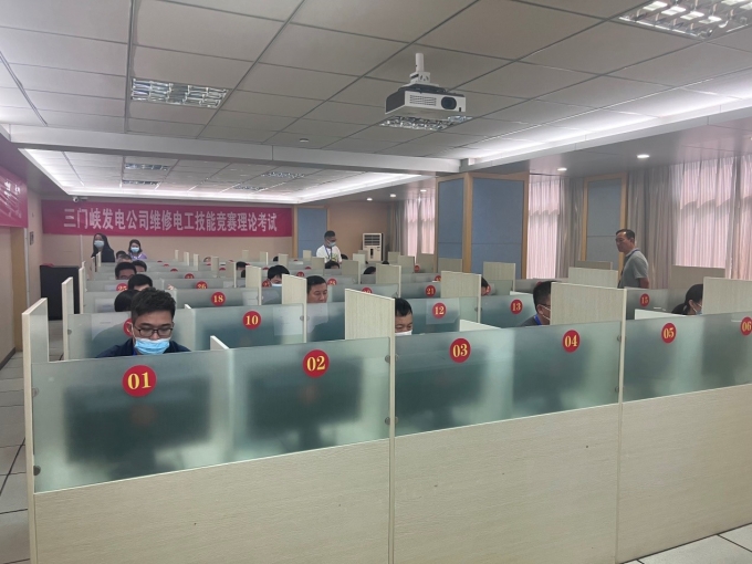 以,賽促,學(xué),學(xué)促,練,校企,合作,共同發(fā)展,。, . 以賽促學(xué) 以學(xué)促練  校企合作 共同發(fā)展